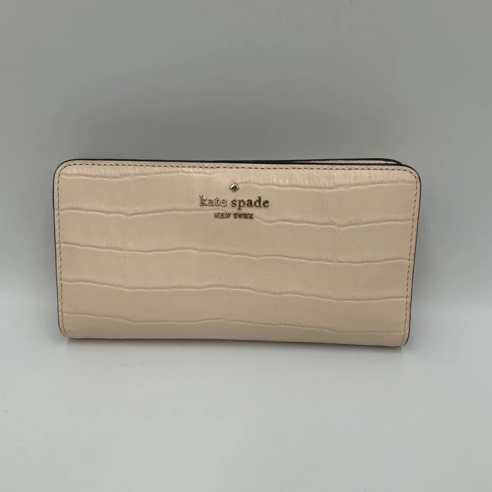 Kate Spade New York Staci Croc Embossed Slim‎ Bifold Wallet Beige WLR00508